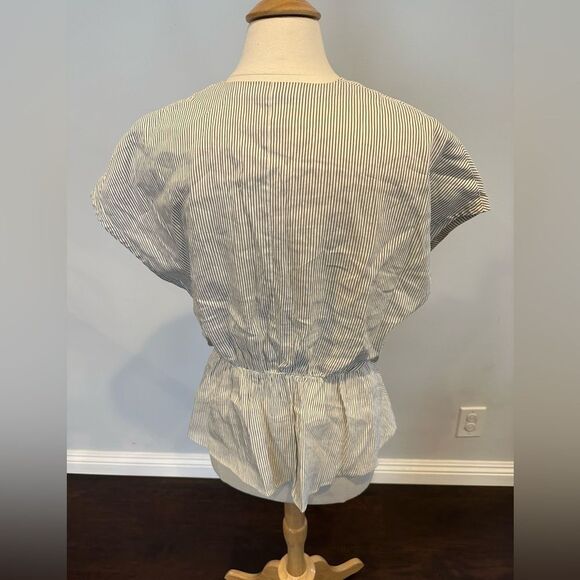 Vince Stripe Linen Blend Women's V Neck Blouse Size Medium - Picture 3 of 7